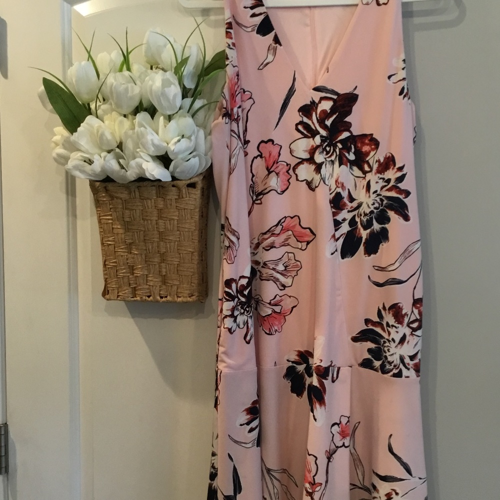 Ivanka Trump trumpet v neck dress